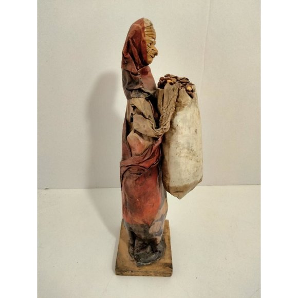 Old Woman Carrying Bag of Beans Vintage Mexican Paper Mache Figure Folk Art - Picture 3 of 7